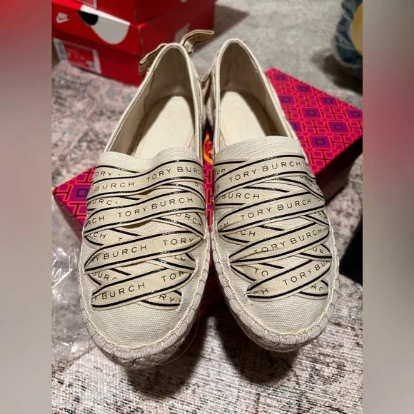 TORY RIBBON ESPADRILLE Color: New Cream/Perfect Black